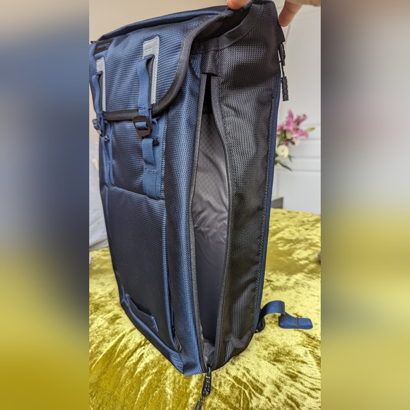 Navy Limited Edition Timbuk2 Traveler's Backpack - Picture 4 of 14